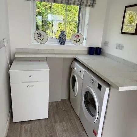 Burn Bungalow, Ideal For Stop Overs When Travelling, 5 Minutes From The M6 Feriehus Longtown (Cumbria)