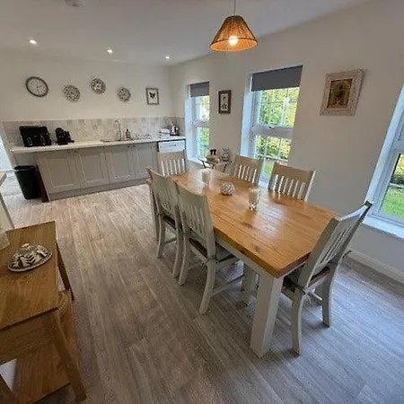 Burn Bungalow, Ideal For Stop Overs When Travelling, 5 Minutes From The M6 Longtown (Cumbria)