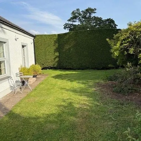 Burn Bungalow, Ideal For Stop Overs When Travelling, 5 Minutes From The M6 Feriehus *